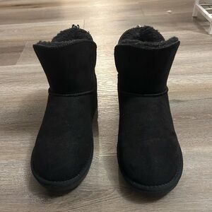 Cozy Black Ankle Boots Size 8